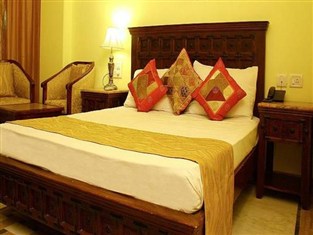 spacious-room spacious-room